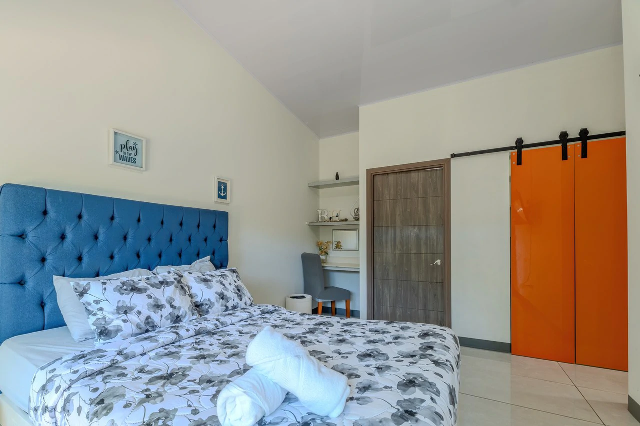 Playa Chamán Beach: Home for Sale – 3 Br, Pool, Walk to the Beach - Gallery image 24