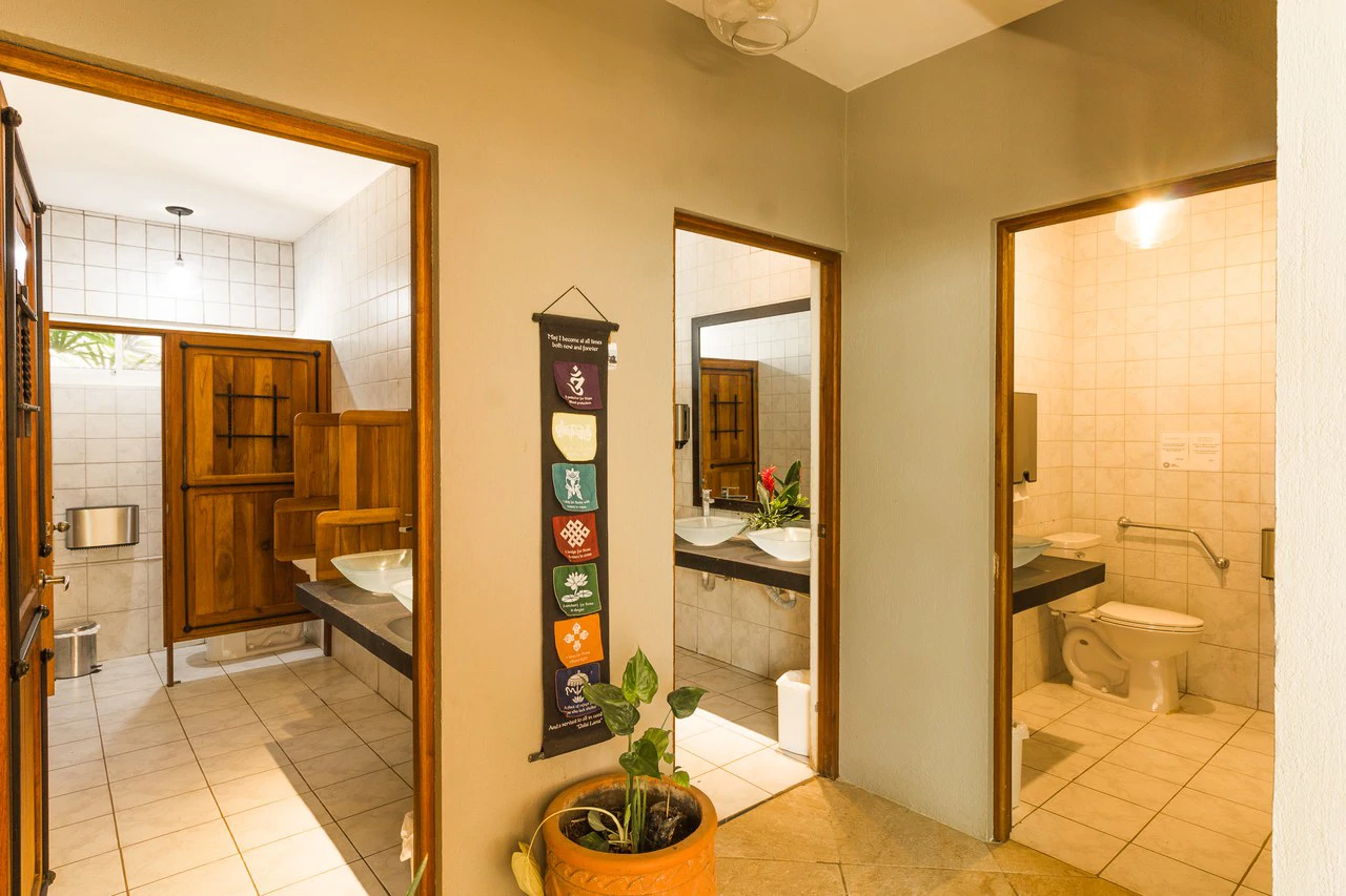 Popular 20-room Boutique hotel /retreat. Stunning ocean views - Gallery image 36