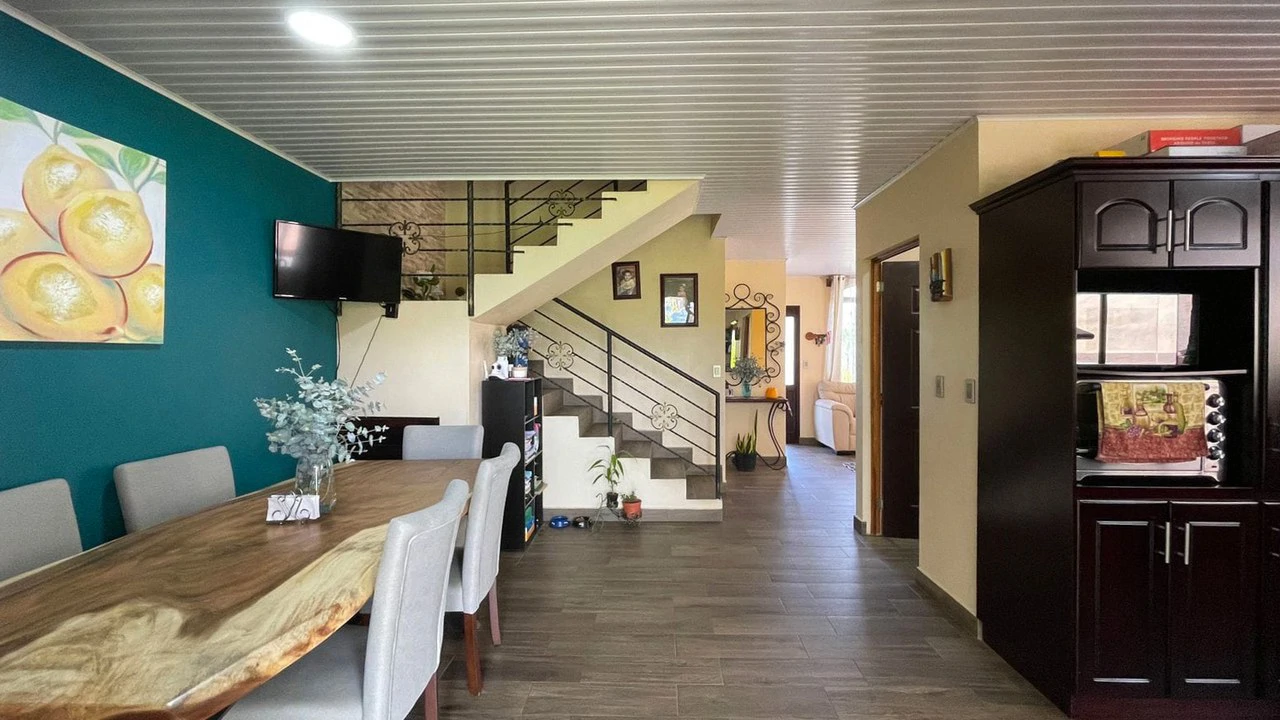 Two-story house for sale Grecia - Gallery image 2
