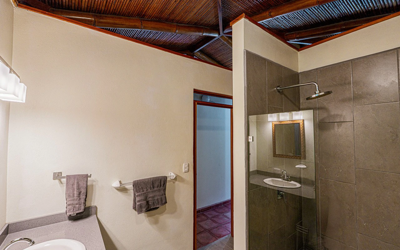 Whale's Tail Ocean View Estate with Extra Lot in Between Uvita and Dominical - Gallery image 45