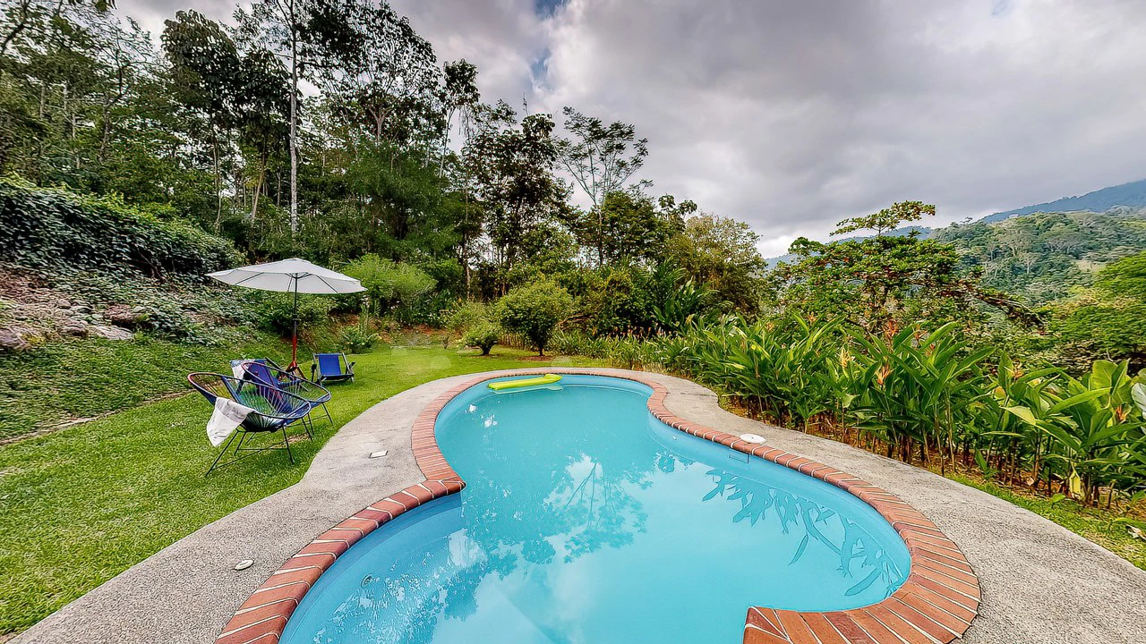 A TRANQUIL HAVEN: PRIME INVESTMENT OPPORTUNITY IN UVITA'S LUSH RIVER ENCLAVE: Mountain Hotel/Resort/Hostel For Sale in Uvita - Gallery image 35