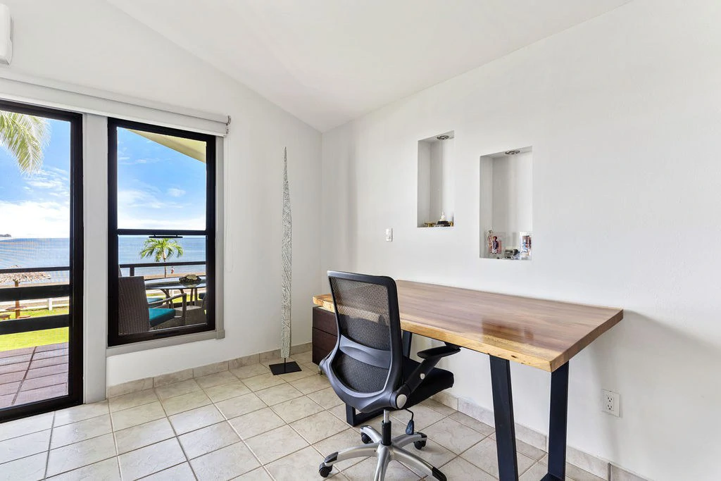 Pacific Beach #10: Fully Renovated One-Bedroom with Panoramic Ocean & Marina Views - Gallery image 7