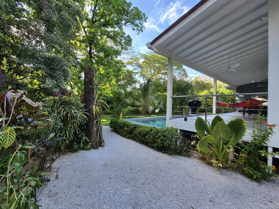 Casa Del Rio: Under Contract | Elegant Contemporary Tropical Home with Pool and Peaceful River Setting, Minutes from Sámara - Gallery image 31