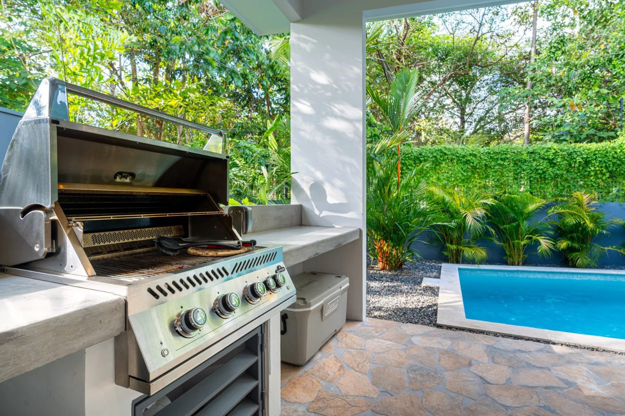 Amazing New Villa Cayman: Solar Powered and Walk to the Beach in Uvita! - Gallery image 19