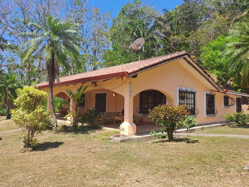 Casa Colonial: All the Charm of a 250 m2 Tropical Hacienda Ideally Located - Unique Opportunity!