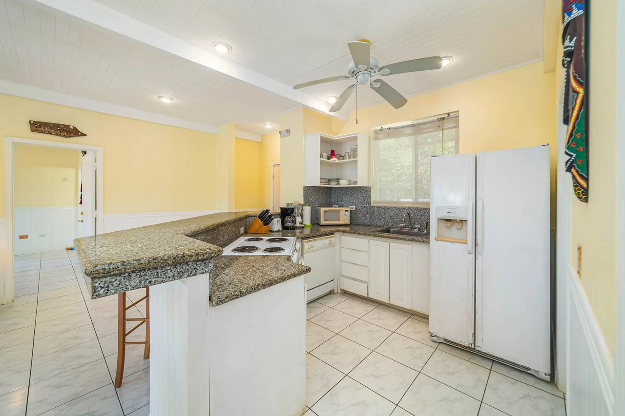 The Sanctuary #3: Ocean View Seaside Condo - Gallery image 12