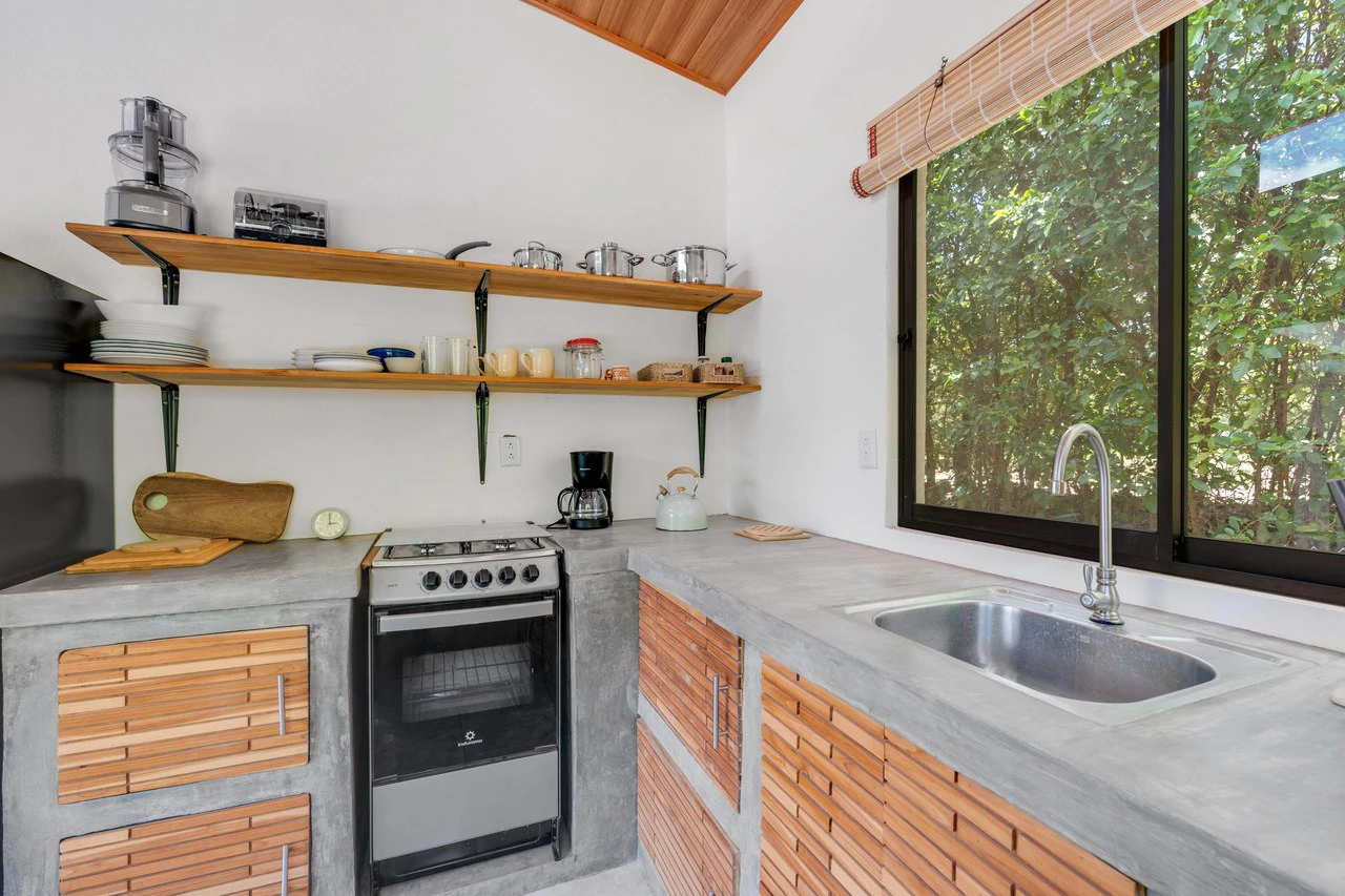 Multi-Home Property: Versatile Estate Near Playa Avellanas - Gallery image 3
