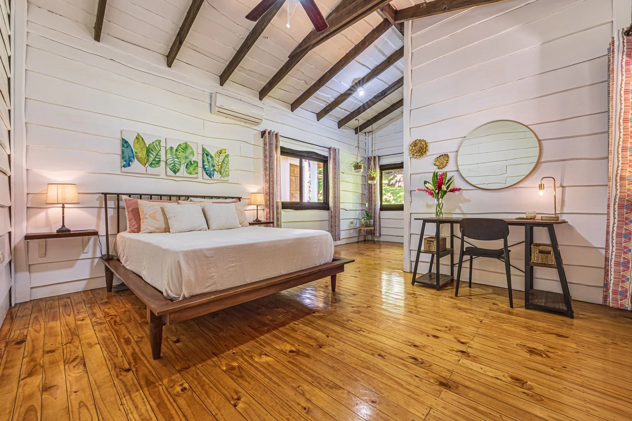 A Jungle House Built of Wood & River Dreams - Gallery image 22