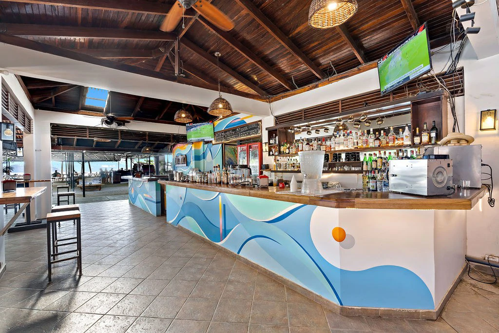 Beachfront Restaurant: Titled Beachfront Land Included in Sale!  Great Business Opportunity! - Gallery image 12