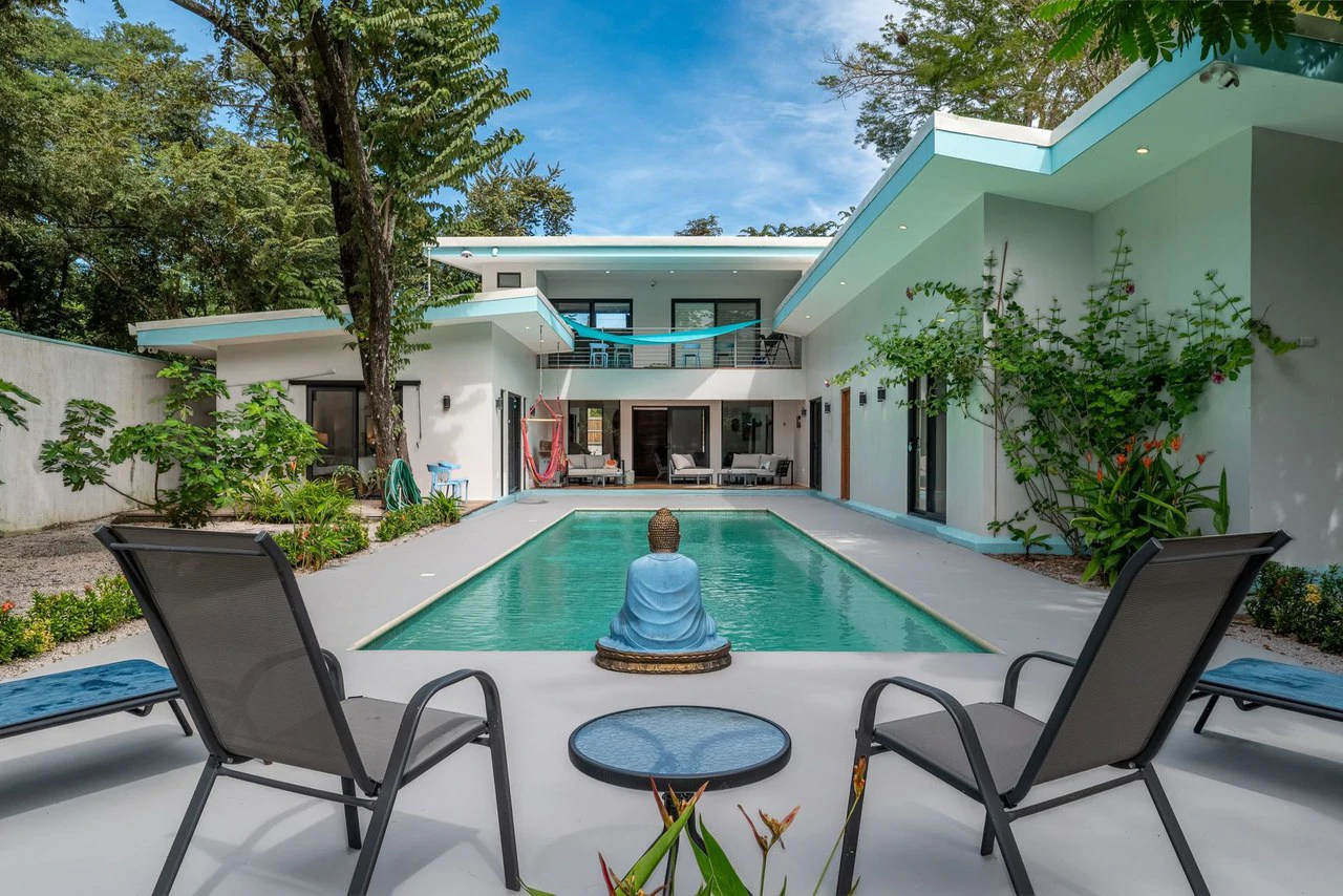 Casa Loto Azul: Exceptional Residence in Palm Beach Estates — Walk to Beach & Dining - Gallery image 32