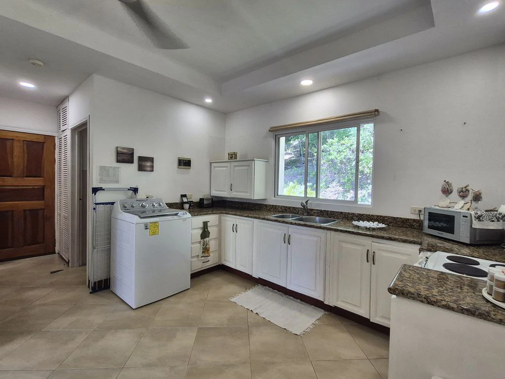 Condo Montelaguna: One Bedroom Condo with Pool Just Steps from Carrillo & Sámara Beaches – Rental Investment Opportunity - Gallery image 11