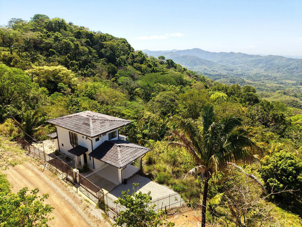 Casa Las Brisas: Ocean View Home with Great Potential Near Playa Carrillo - Gallery image 2