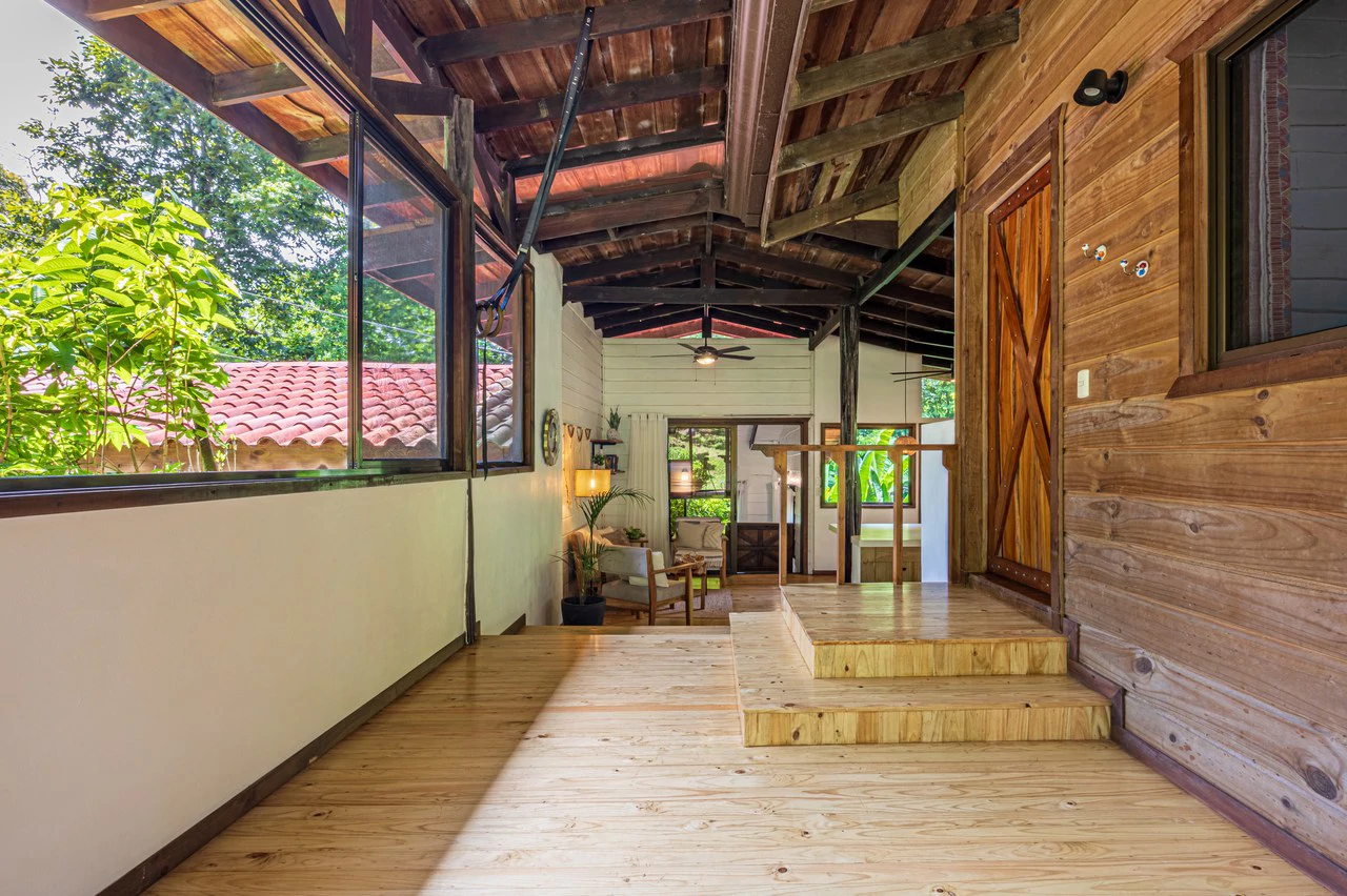 A Jungle House Built of Wood & River Dreams - Gallery image 37