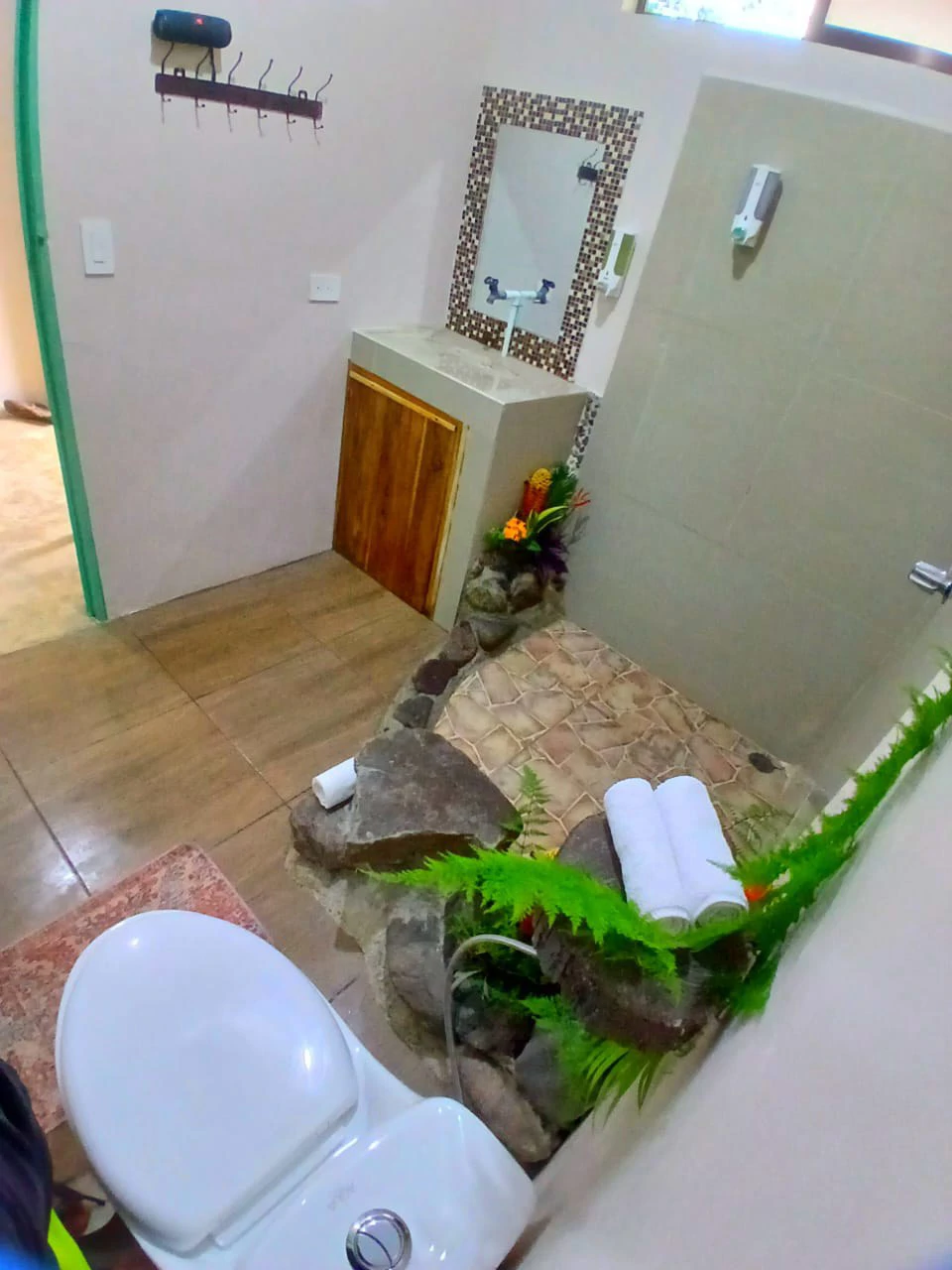Turnkey Riverside Income Property for Sale on Waterfalls Road - Gallery image 4