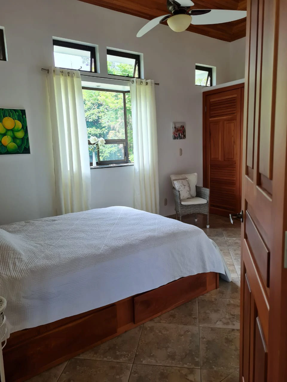 Villa Corazon: Unique LAKE FRONT property, 2 Villas and Tiny house on 5 acres with lake access. - Gallery image 33