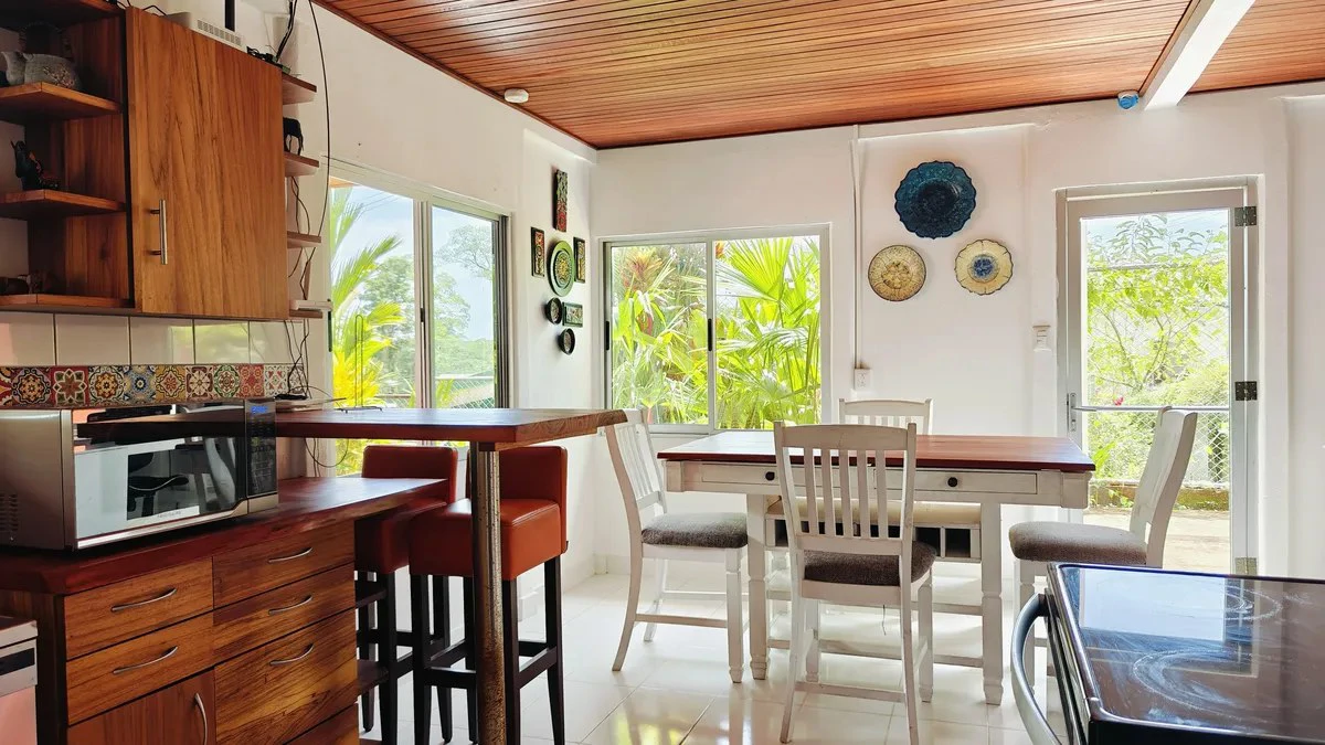 ID 888: 4 Bd/3 Ba Multi-Unit Home Near Puerto Viejo with Rental Potential - Gallery image 11