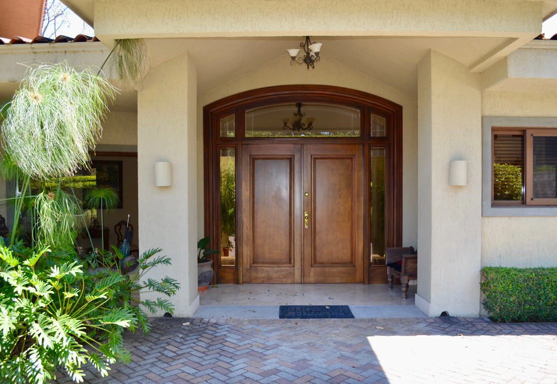 Condominio Jaragua: One story luxury house for sale in Ciudad Colon, Costa Rica - Gallery image 4
