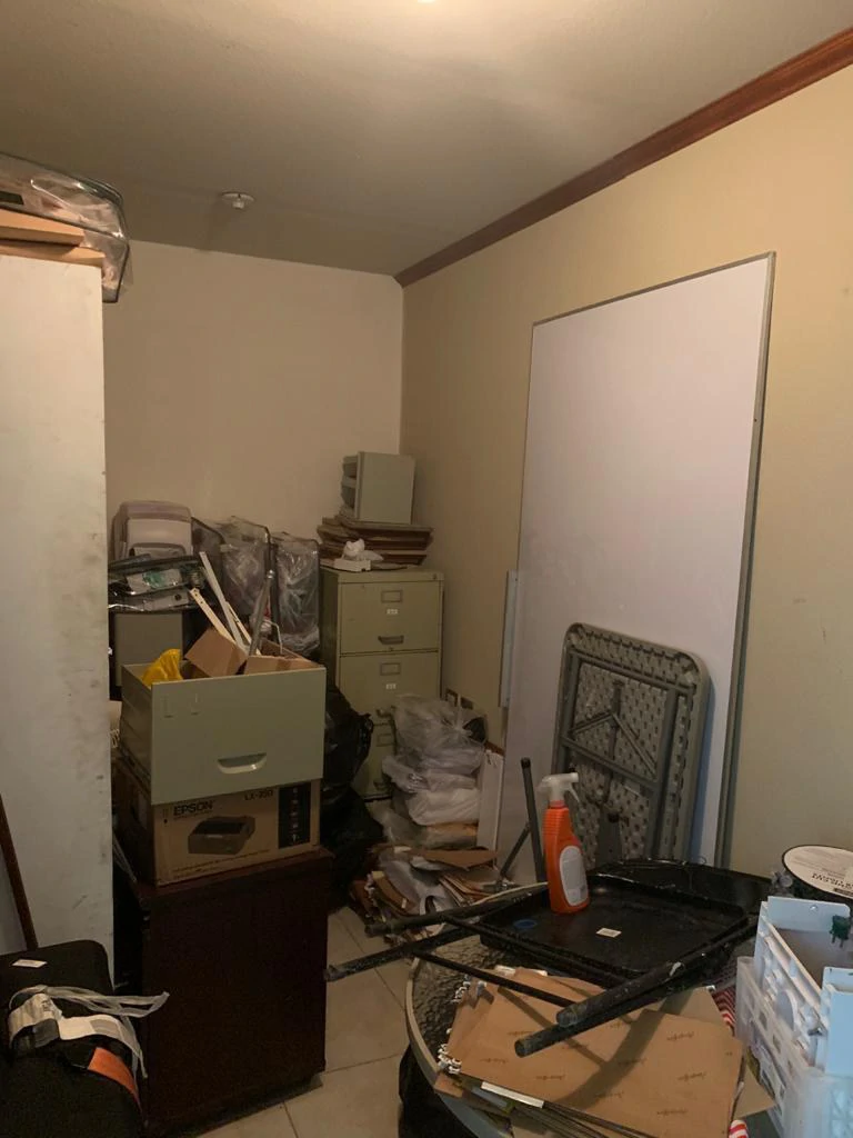 Building in Los Yoses - Three-level ready-to-operate - Gallery image 22