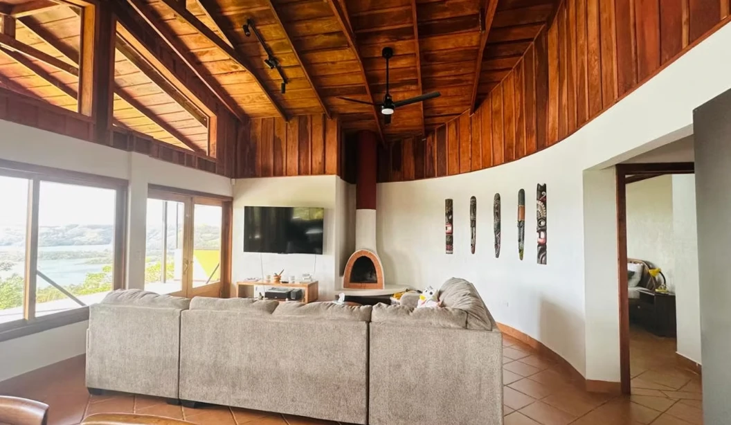 Pura Vida Costa Rica: Lake and Volcano view home, Garage and Guest Apartment - Gallery image 5