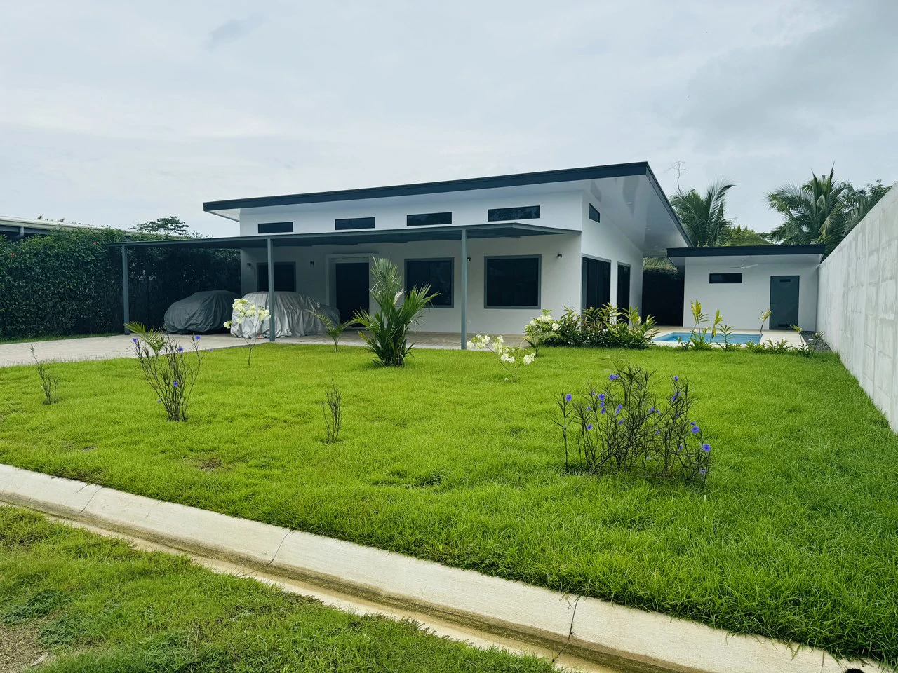 UVITA HIDEAWAY, JARDINES DEL SOL: House For Sale in Uvita