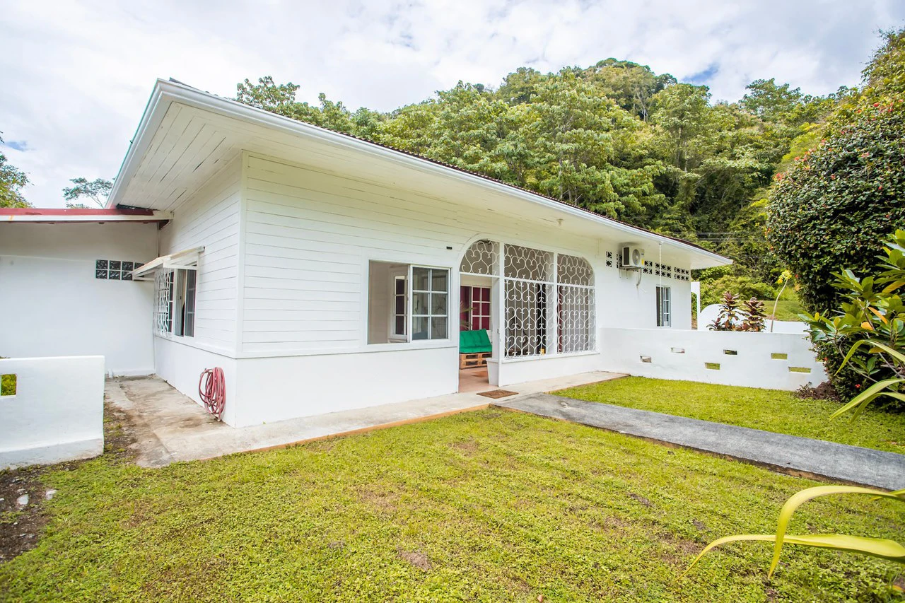 0.81 ACRES – Turn-Key Riverside Business & 3 Bedroom Home Near Dominical!!!: Near the Coast and Riverfront Hotel/Resort/Hostel For Sale in Dominical - Gallery image 50