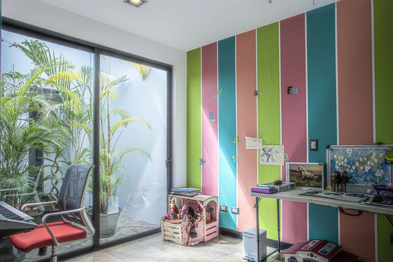 Extraordinary one story house located in a condo - Gallery image 14