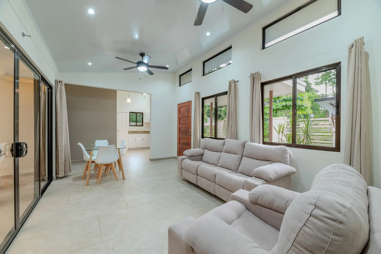 Modern 3-Bedroom Home Near Marino Ballena National Park – Central Uvita - Gallery image 3