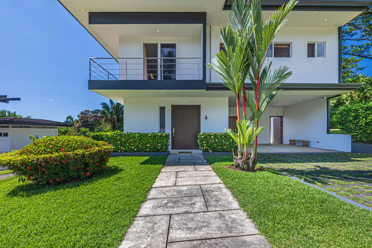 Elegant Tropical Villa Steps from Playa Hermosa – Gated Community - Gallery image 30