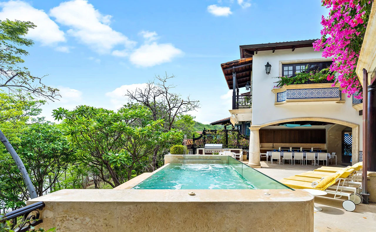 27 Cartagena: Unique Luxury Beachfront Home - Gallery image 53