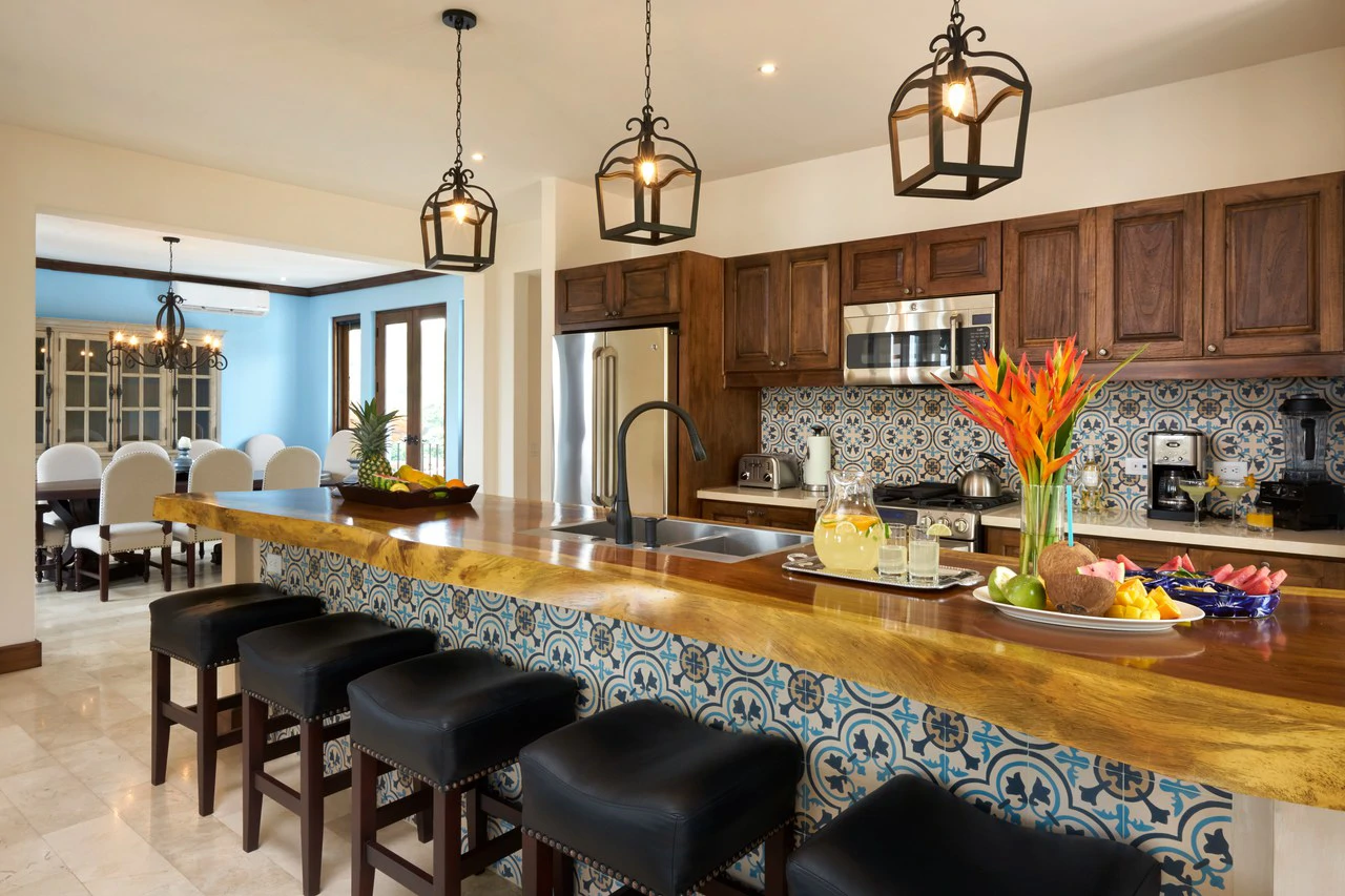 7 Calle La Ronda: Elegant 3-Story Ocean View Hillside Home in Las Catalinas - Gallery image 5