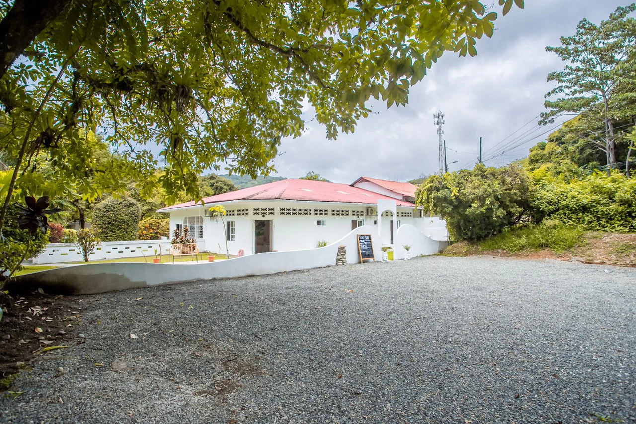 0.81 ACRES – Turn-Key Riverside Business & 3 Bedroom Home Near Dominical!!!: Near the Coast and Riverfront Hotel/Resort/Hostel For Sale in Dominical - Gallery image 27