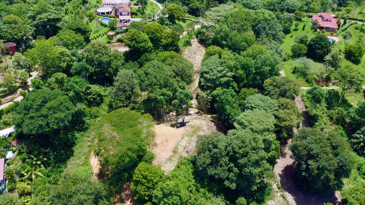 Build-Ready Lot in Ojochal’s Calle Cacique | Easy Access & Stunning Mountain Views - Gallery image 11