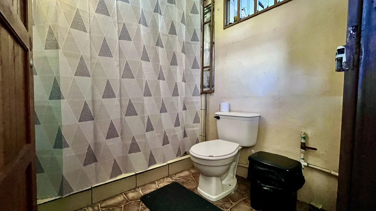 FOR SALE: 2,152 SQFT HOME IN BARRIO UNESCO, PEREZ ZELEDON: PRIME LOCATION 3 MINUTES FROM DOWNTOWN - Gallery image 13