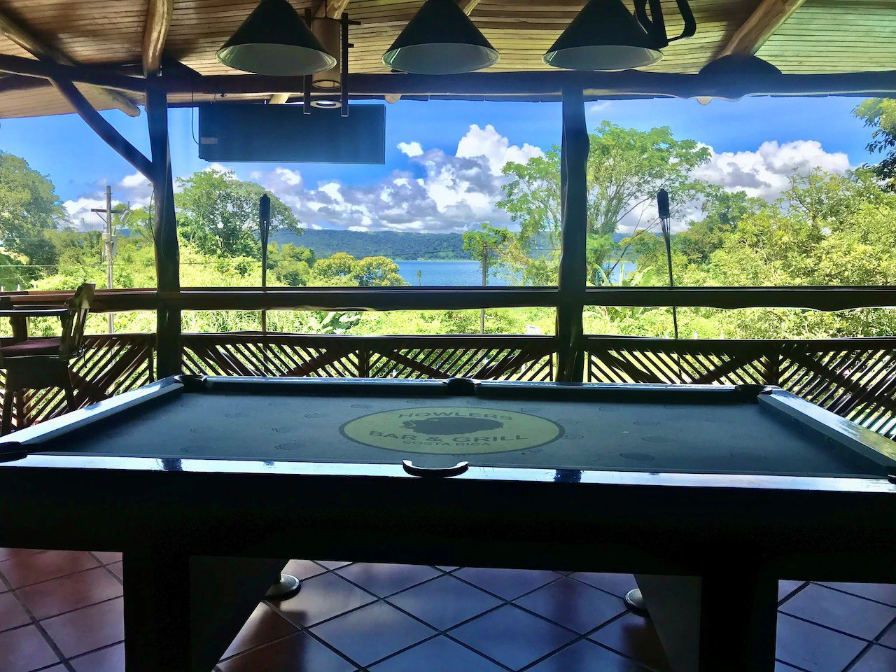 Howlers Bar n Grill: Well Established Bar and Restaurant For Sale in front of Lake Arenal. - Gallery image 3