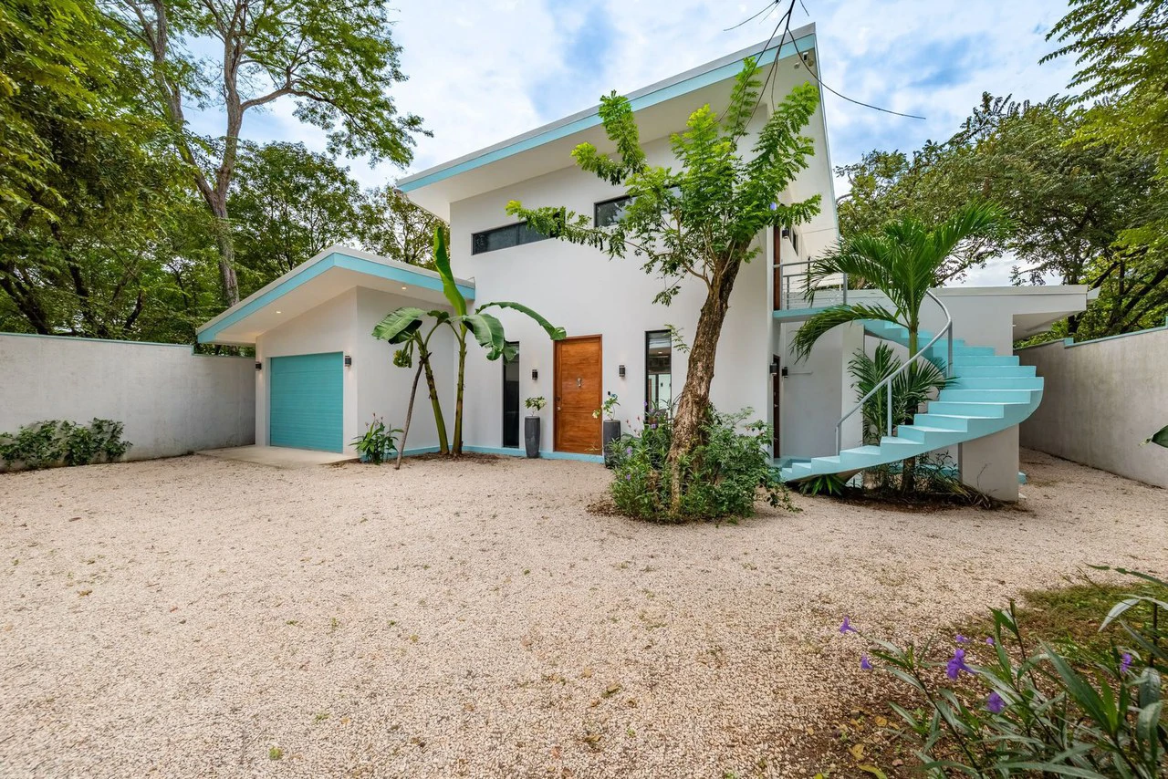 Casa Loto Azul: Exceptional Residence in Palm Beach Estates — Walk to Beach & Dining - Gallery image 9