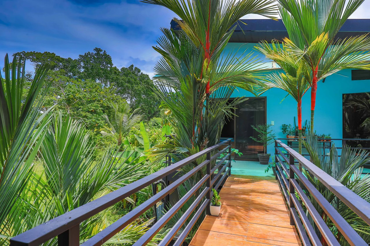 Apartment Hotel with Owners Suite, Fantastic Oportunity for Hostel in Uvita - Gallery image 29
