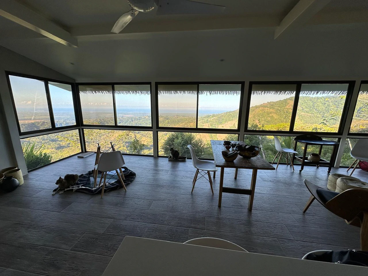 Sortisomnis: Stunning Ocean View Retreat & Rental Investment - Gallery image 14