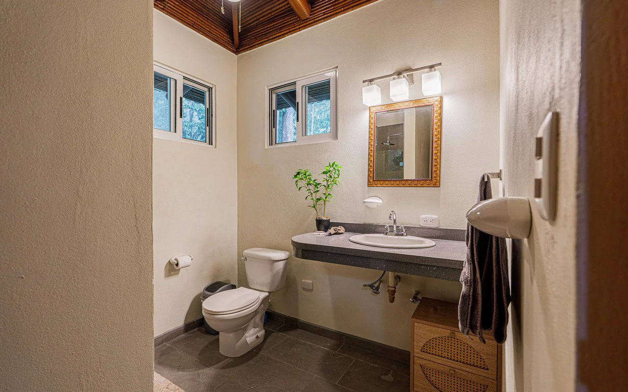 Whale's Tail Ocean View Estate with Extra Lot in Between Uvita and Dominical - Gallery image 38