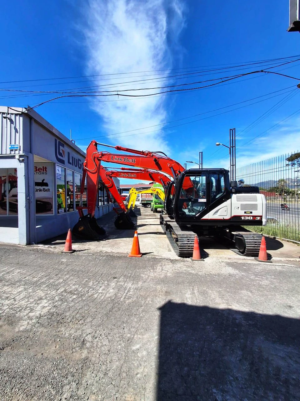 Highway Hotspot...Commercial Center in front of the new Free Zone developments! - Gallery image 4