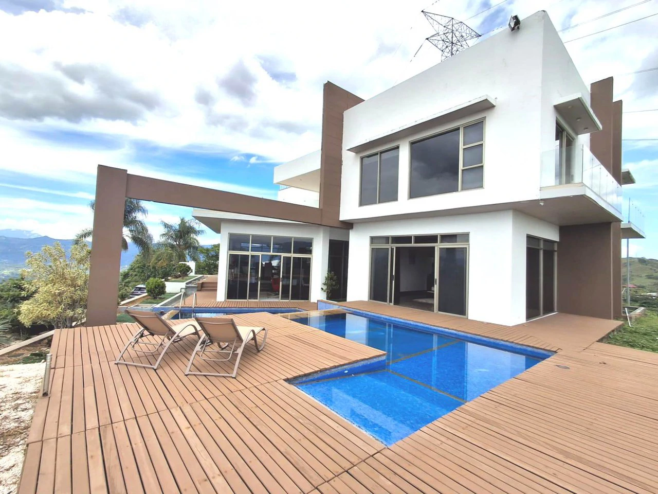 Casa Spectacular!: Entertainer's Dream Estate with Unrivaled 300° City Views! - Gallery image 4