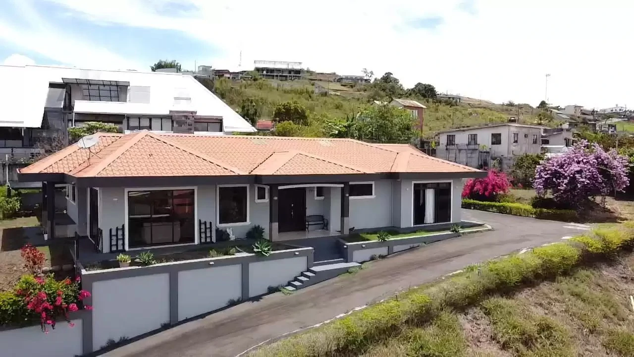 House For Sale in San Ramón