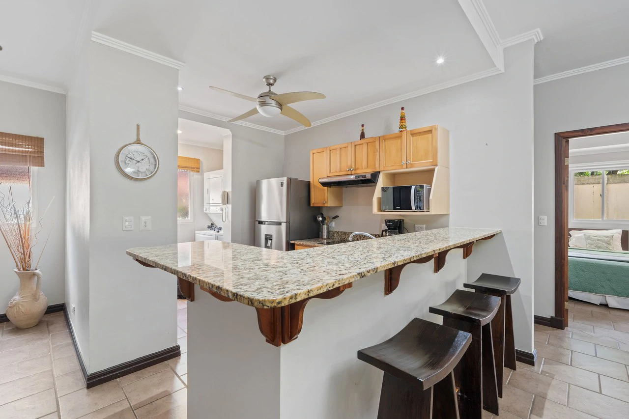 Surfside Tower 105: Bright Ground-Floor Condo – Just Steps to the Beach - Gallery image 5