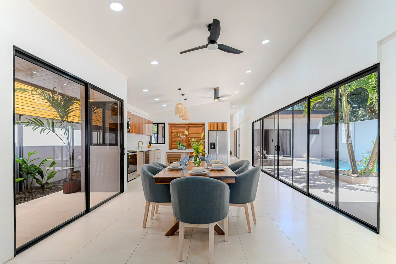 Location,Location, Location – 3-Bedroom Villa Steps from the Beach - photo 4