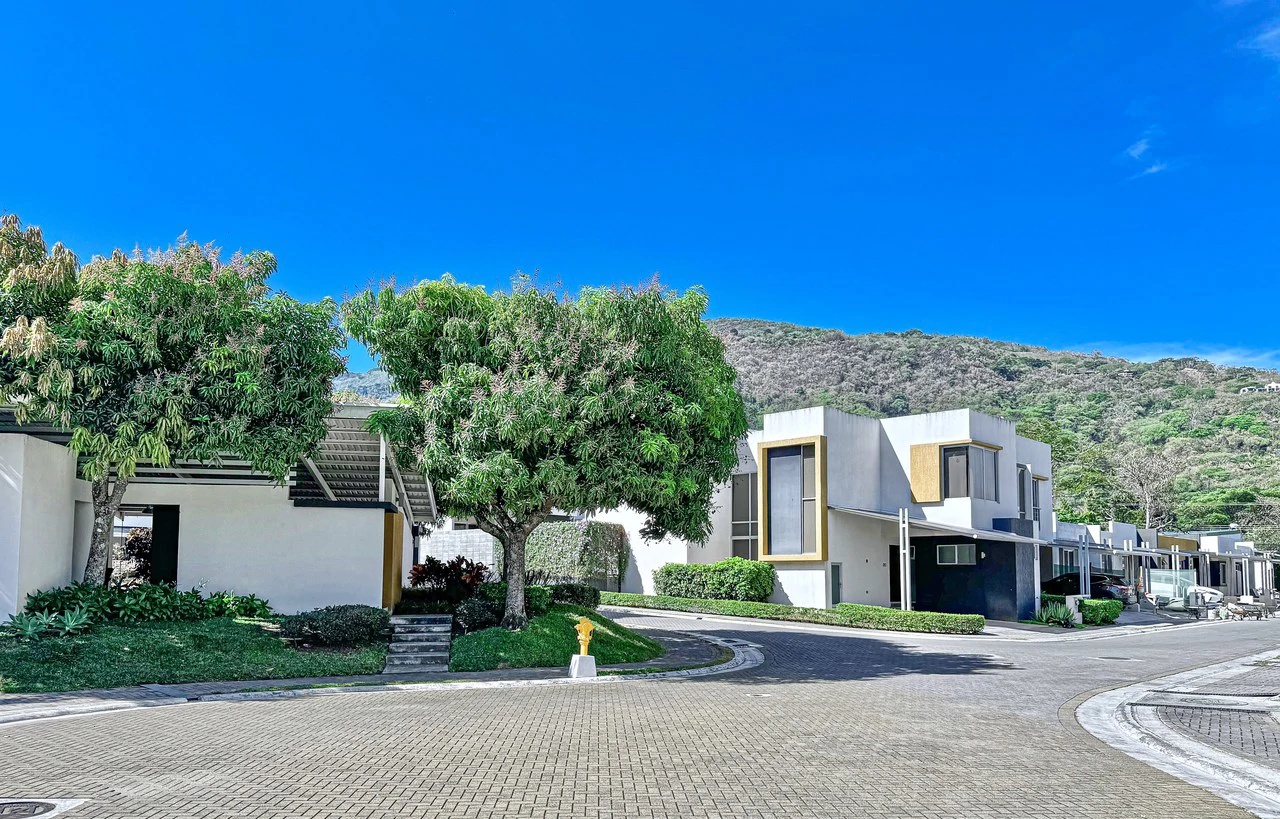 Casa Timeless: House For Sale in Rio Oro - Gallery image 33