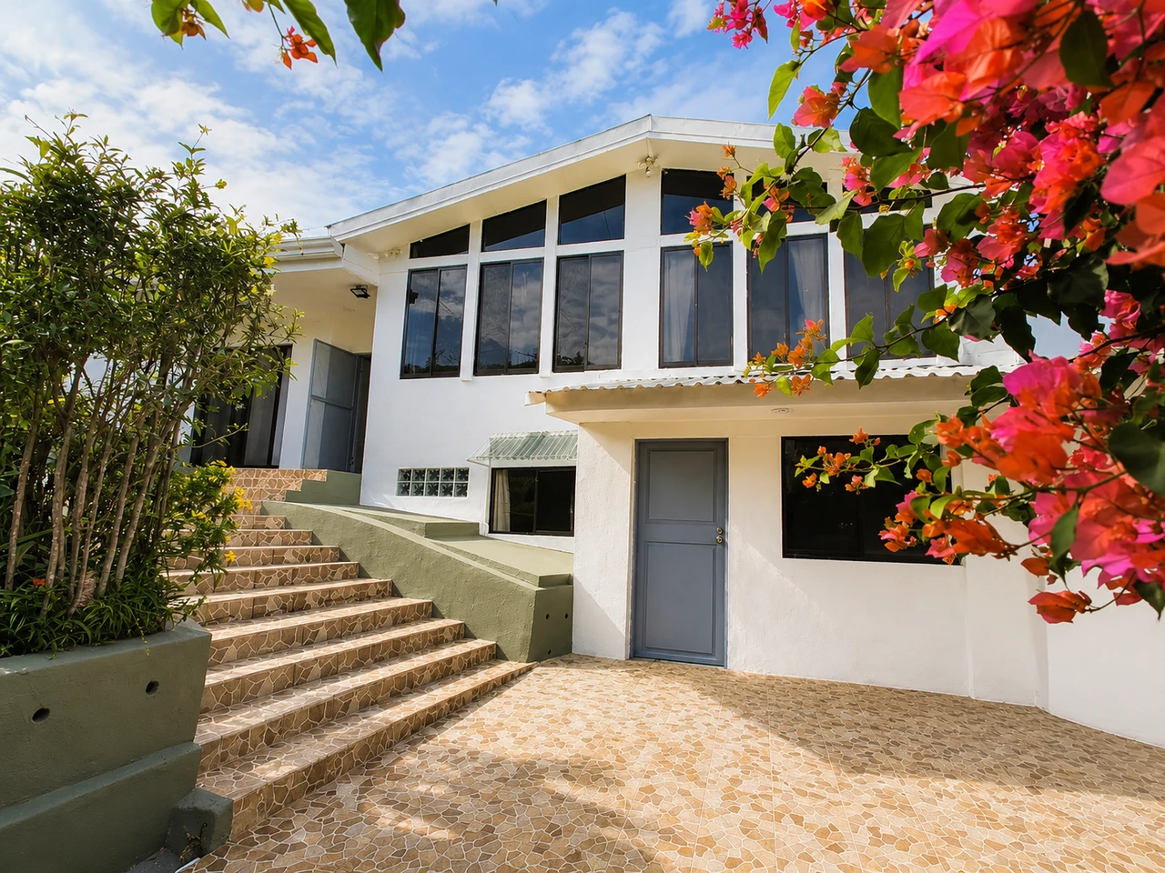 Heredia Centro Mixed-Use Residence & Investment Property
