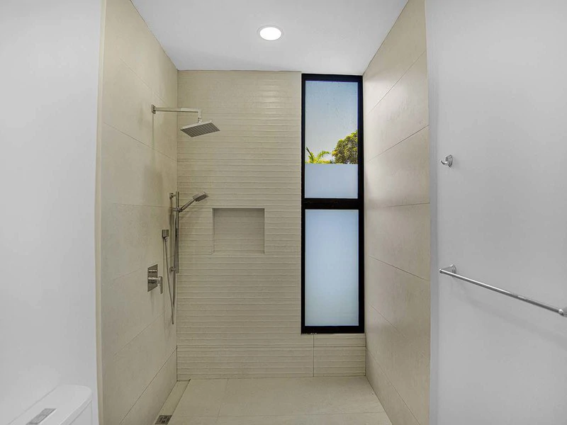 Modern Beachside Home with Office & Garage: Walking distance to the beach in a great community! - Gallery image 7