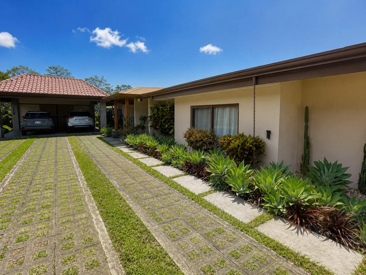 House For Sale in Piedades - Gallery image 2