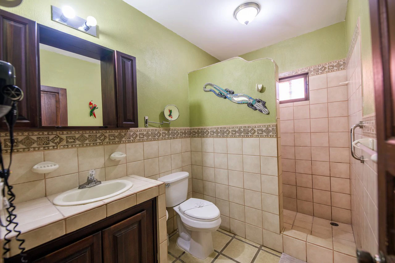 Beautiful Home with Private Pool: Boutique style community in Bejuco, walking distance to the beach! - photo 17