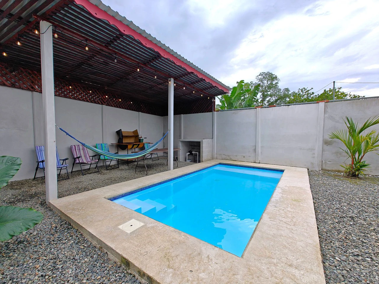 3 Bd/3 Ba - Triplex Apartment with Pool: in Hone Creek - Gallery image 2