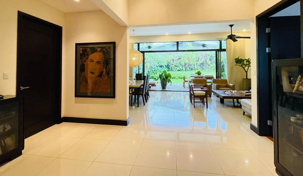 One Floor House for Sale Wide Garden Santa Ana Costa Rica - Gallery image 3